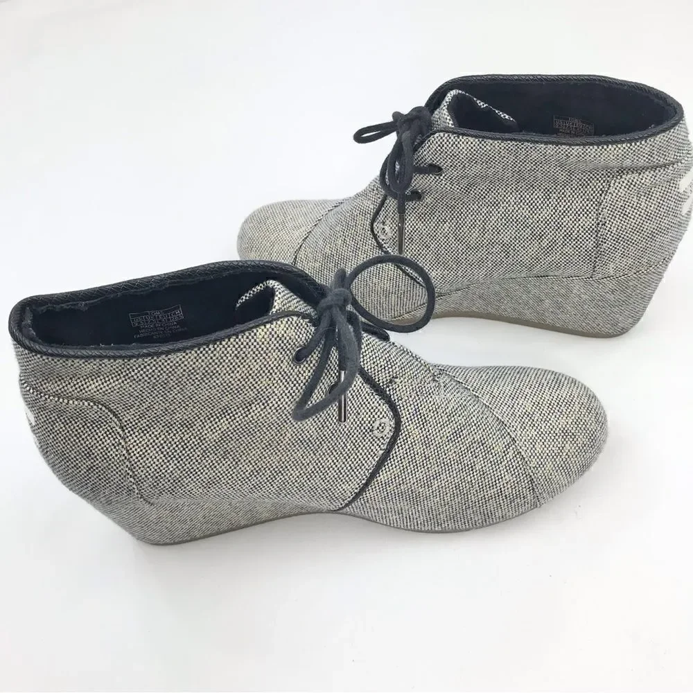 Toms KALA Beige Gold Black Sparkle Tweed Lace Up Wedge Heel Shoes